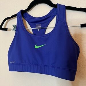 Women’s Nike Pro sports bra M